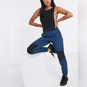 NWT THE NORTH FACE Class V jogger